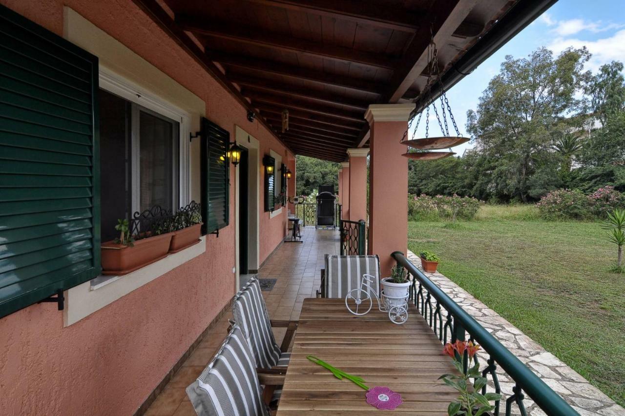 Christiana'S Home Next To Dassia Beach Exterior foto